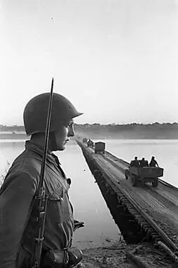 На охране переправы 19 сентября 1943 г Воскресенье На плацдарме Запорожья - фото 443