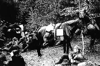 Партизаны на привале после боевой операции 20 сентября 1943 г Понедельник - фото 451