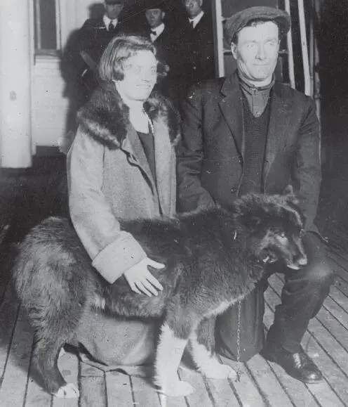 Accompanied by his master Gunnar Kaasen and Mrs Kaasen Balto the famous - фото 2
