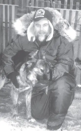 The author at the start of the Iditarod with Silvertip his former personal pet - фото 66
