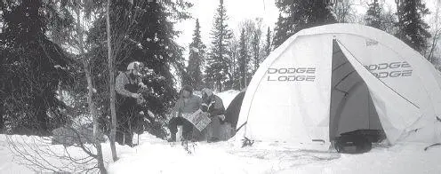 Most checkpoints are outfitted with sturdy quonsettype tents dubbed Dodge - фото 72