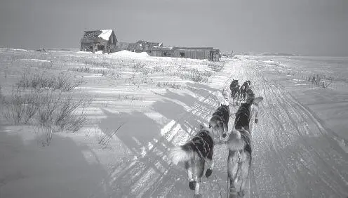 Old Shaktoolik sits abandoned on its low line of dunes next to the Bering Sea - фото 111