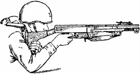 Рис 51Прикладка и прицеливание из ружья ПТРС Рис 52Прикладка и - фото 51