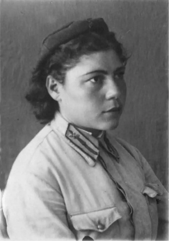 Железнодорожница 1950е Старший лейтенант 1930е Конный милиционер 1920е - фото 379