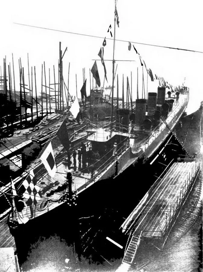 Эскадренный миноносец Ямакадзеперед спуском на воду В том же 1907 году - фото 6