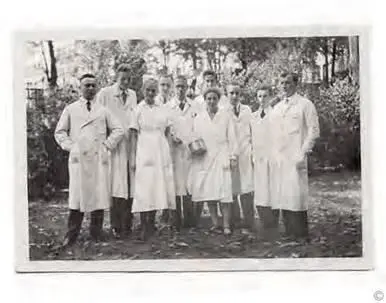 Фредерик Паулсенстарший обучается медицине в Германии Через год в 1934 - фото 28