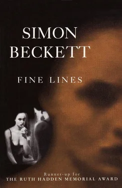 Simon Beckett Fine Lines обложка книги