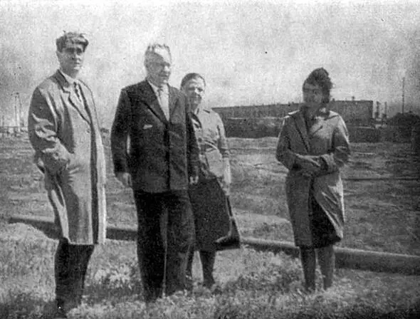 В Емельянов в тех же местах в 1964 г Баку 1908 г В таком доме жили - фото 2