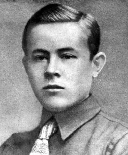 Студент Московской горной академии В Емельянов 1922 г Группа студентов - фото 16