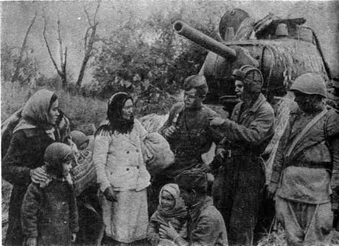 Враг изгнан с родной земли Советские люди возвращаются в родные края На - фото 58