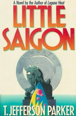 T. Parker Little Saigon обложка книги