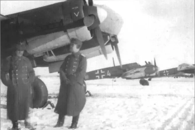 Зимняя фотография Желтый 4 вместе с бомбардировщиками Ju 88 аэродром Орша - фото 151