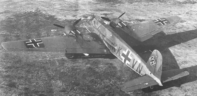 Необычный вид на шестой Hs 129 В0 код KKVN на заводском аэродроме в конце - фото 35