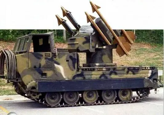Американский ЗРК MIM72 Чапарэл Первоначально дивизион включал две батареи - фото 9
