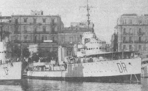 Да Рекко после войны в Тренто в 1947г фото вверху и в Таранто в 1951 г - фото 30