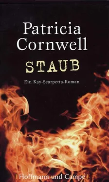 Patricia Cornwell Staub обложка книги