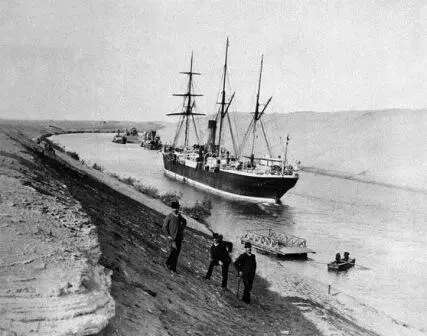 Корабль в Суэцком канале Фотография XIX в Мировыми экономическими лидерами - фото 133