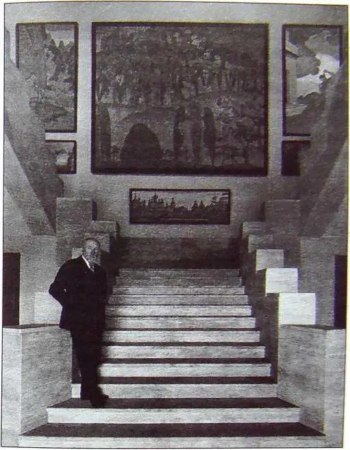 НК Рерих в музее своего имени на фоне картин Сокровище Ангелов 1905 и - фото 12