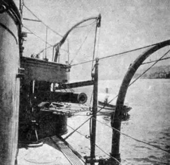 Казематные орудия броненосца Индиана 1898 г Пар к машинам поступал от - фото 30