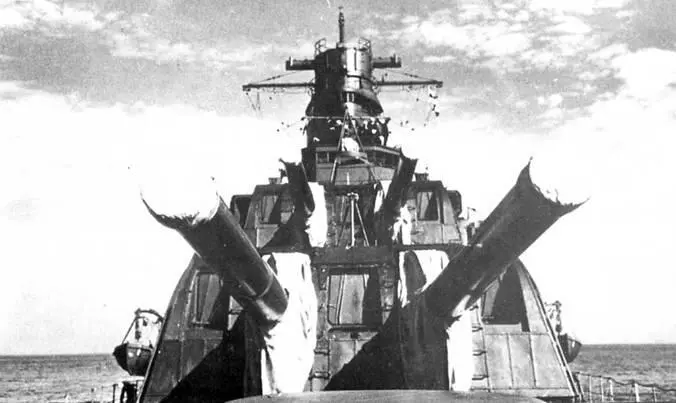 Носовые башни главного калибра крейсера Како Октябрь 1941 г - фото 81