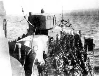 Тяжелые крейсера Како в 1926 г в Кобе вверху Фурутака в апреле 1928 г - фото 83