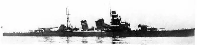 Тяжелый крейсер Аоба в 19271928 гг два фото вверху На рейде 1930е гг - фото 90