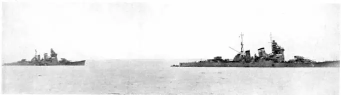 Тяжелый крейсер Аоба в 19271928 гг два фото вверху На рейде 1930е гг - фото 91