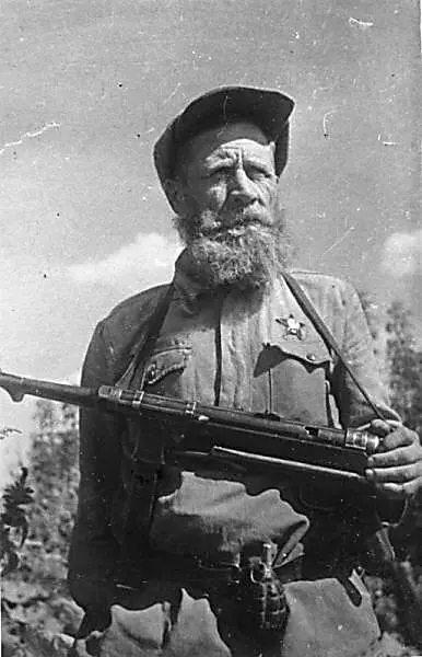 Партизан награжденный орденом Красной Звезды 10 марта 1943 г Среда В - фото 266