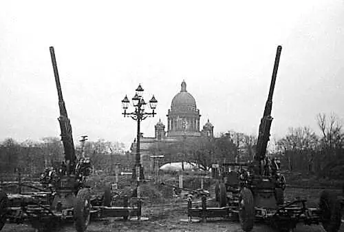 На страже ленинградского неба 28 марта 1943 года Воскресенье С прорывом - фото 368
