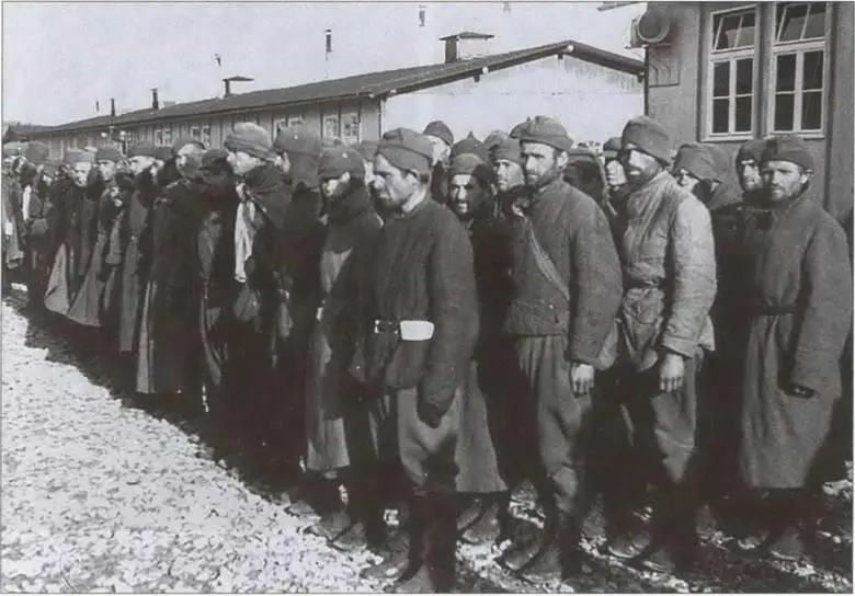 Советские военнопленные в лагере Маутхаузен где погиб ДМ Карбышев АС - фото 46