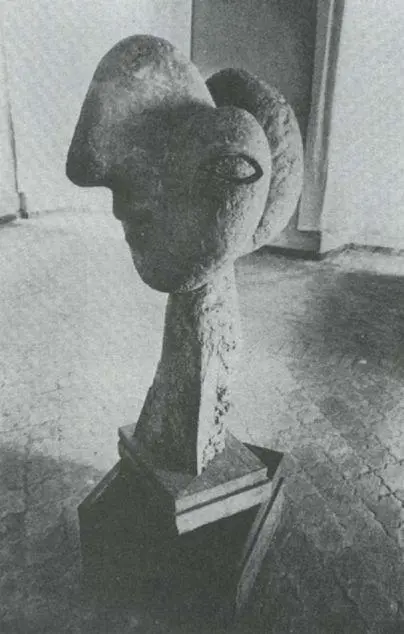 91 Picasso Head of Woman bronze 19312 Picasso made several variations of - фото 92