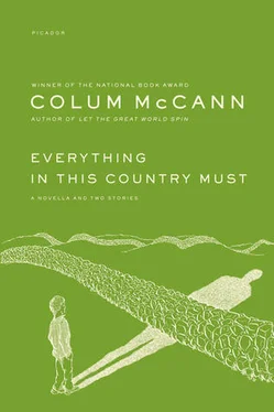 Colum McCann Everything in This Country Must обложка книги