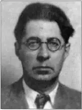 Леонид Дмитриевич Платов наст фамилия Ломакин родился в Полтаве в 1906 г В - фото 21