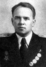 Н И Сарафанов С Н Долгинов и В Д Панченко с личным составом СБР3 - фото 23