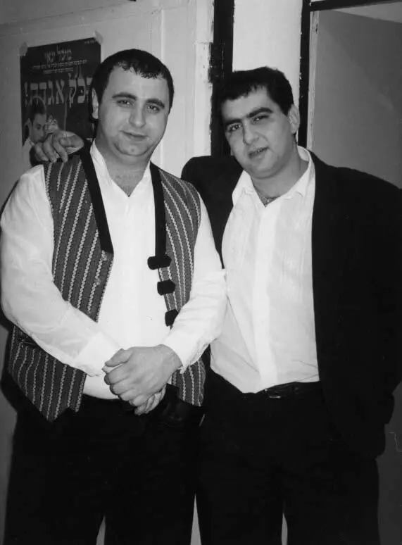 В Израиле встретил одноклассника Славика Белалова Армяне Есть такое чудо и - фото 15