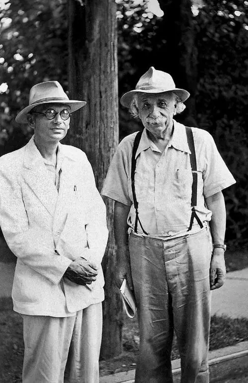 С Куртом Геделем в Принстоне 1950 г Принстон 1953 г Примечания Документы - фото 73