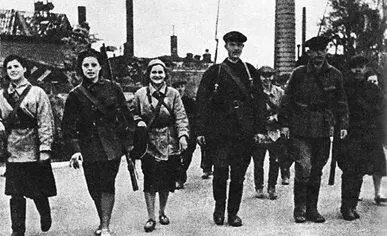 Рабочие Ленинграда на защите города Сентябрь 1942 г Одновременно гитлеровцы - фото 16