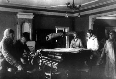 1 марта 1942 года Доммузей П И Чайковского в Клину открывается для - фото 11