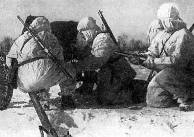 Наступательные бои Красной Армии Вечером 9 января Учитывая боевое и - фото 35