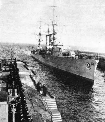 Возвращение из дальнего плавания В море экипаж Эмдена пережил все перепетии - фото 24