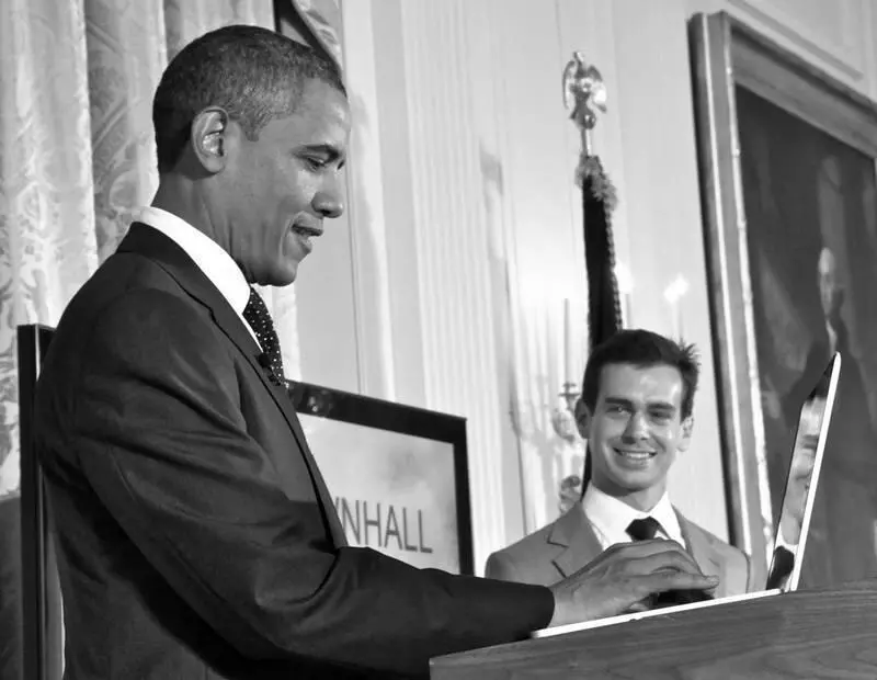 Июль 2011 Джек проводит твиттерконференцию президента США Барака Обамы - фото 16