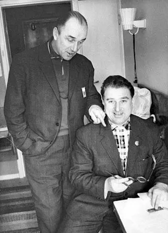 1965 год Чемпионат мира в Тампере В гостиничном номере тренеров советской - фото 34