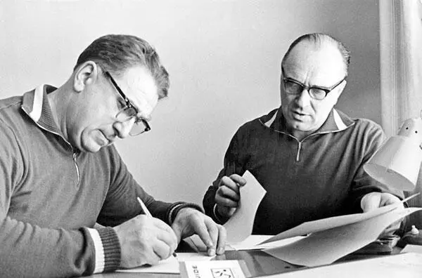 1965 год Чемпионат мира в Тампере В тренерском штабе кипит работа 1964 год - фото 35