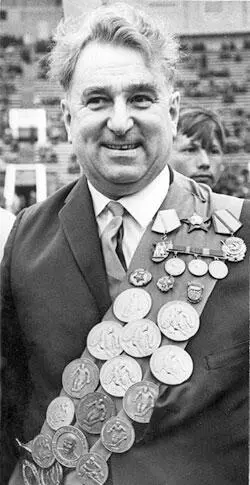 1971 год На открытии Летней Спартакиады народов СССР 1967 год Сборная СССР - фото 105