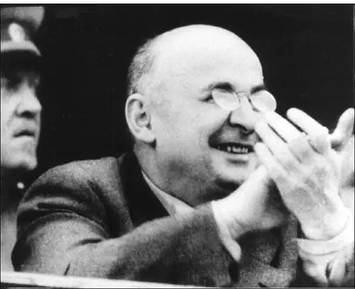 Lavrentii Beria a Politburo member and head of the Soviet atomic project - фото 5