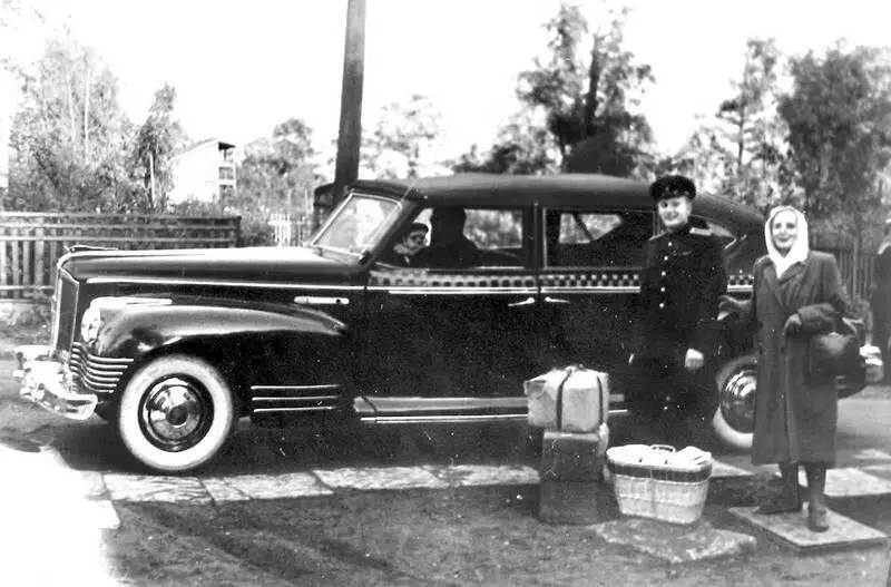 Такси на улице Пропаганды Фото 1950х годов Из семейного архива СП - фото 4