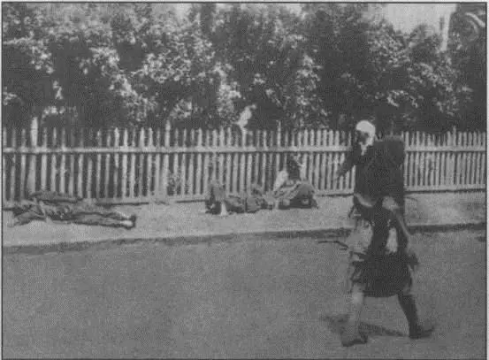 Украина Крестьяне начали умирать от голода зимой 19311932 гг но массовый - фото 54