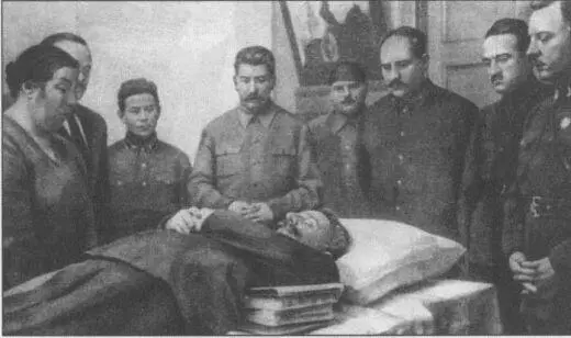 Серго Орджоникидзе как никто другой защищал своих людей от нападок НКВД что - фото 64