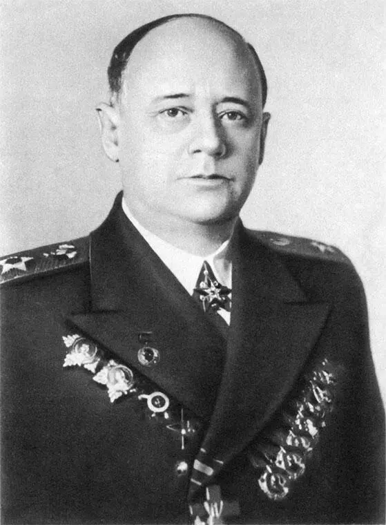 Адмирал флота Советского Союза И С Исаков ПетропавловскнаКамчатке - фото 1