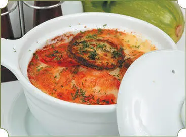 Кабачки очистить от кожицы ополоснуть нарезать кружочками обвалять в муке и - фото 76